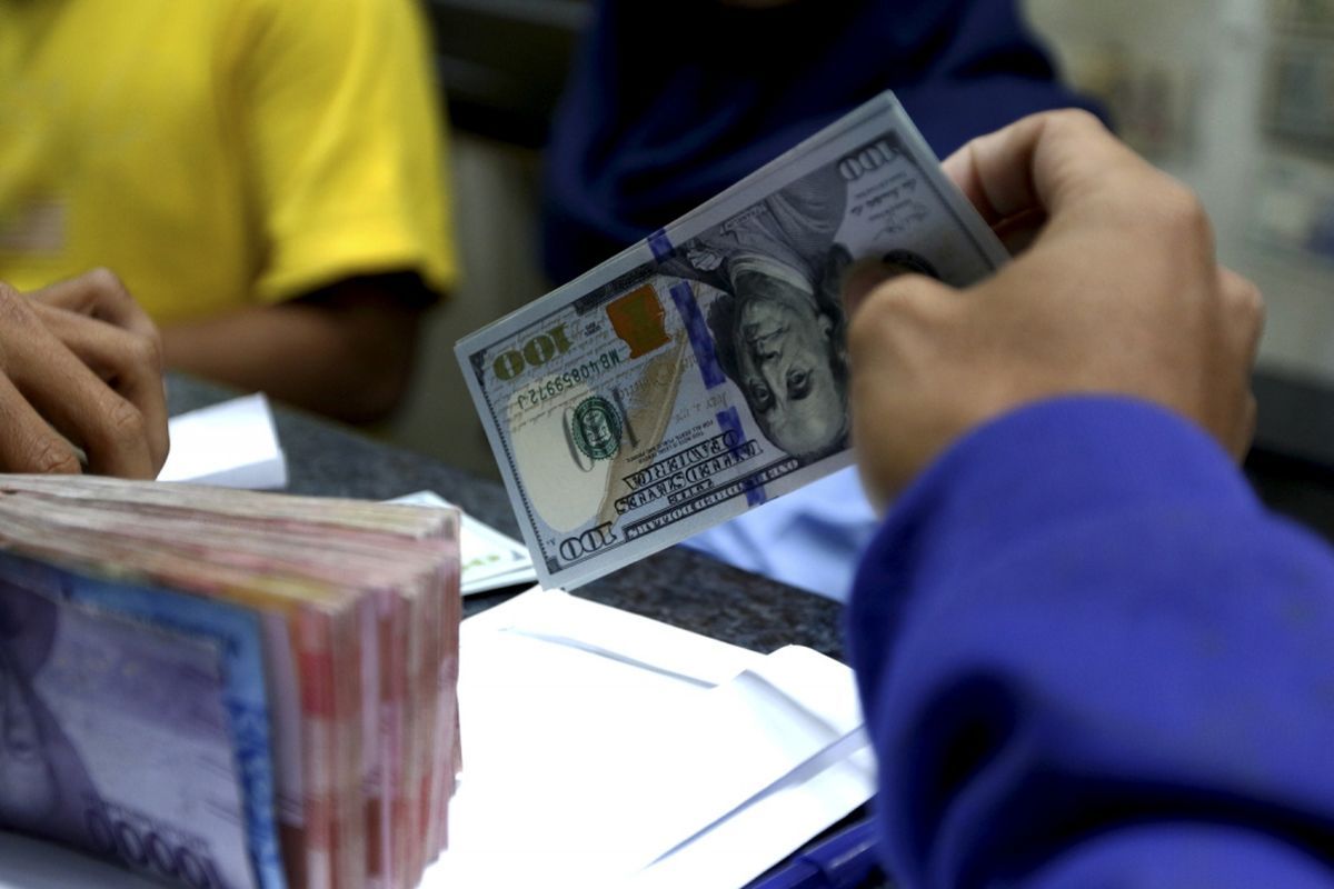 Rupiah Menguat Signifikan, Bank Patok Kurs di Level 16.100-an
