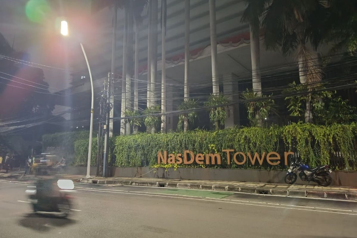 Kericuhan Menerpa Nasdem: Setelah Rumah Ahmad Sahroni Dirusak, Kantor DPP Diserbu Massa