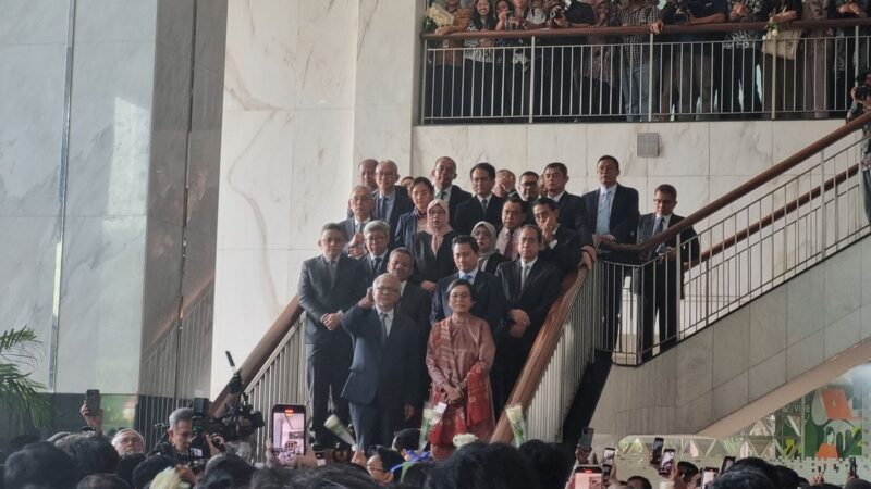 Sri Mulyani Lengser dari Menteri Keuangan, Sosok Suami Setianya Turut Jadi Sorotan