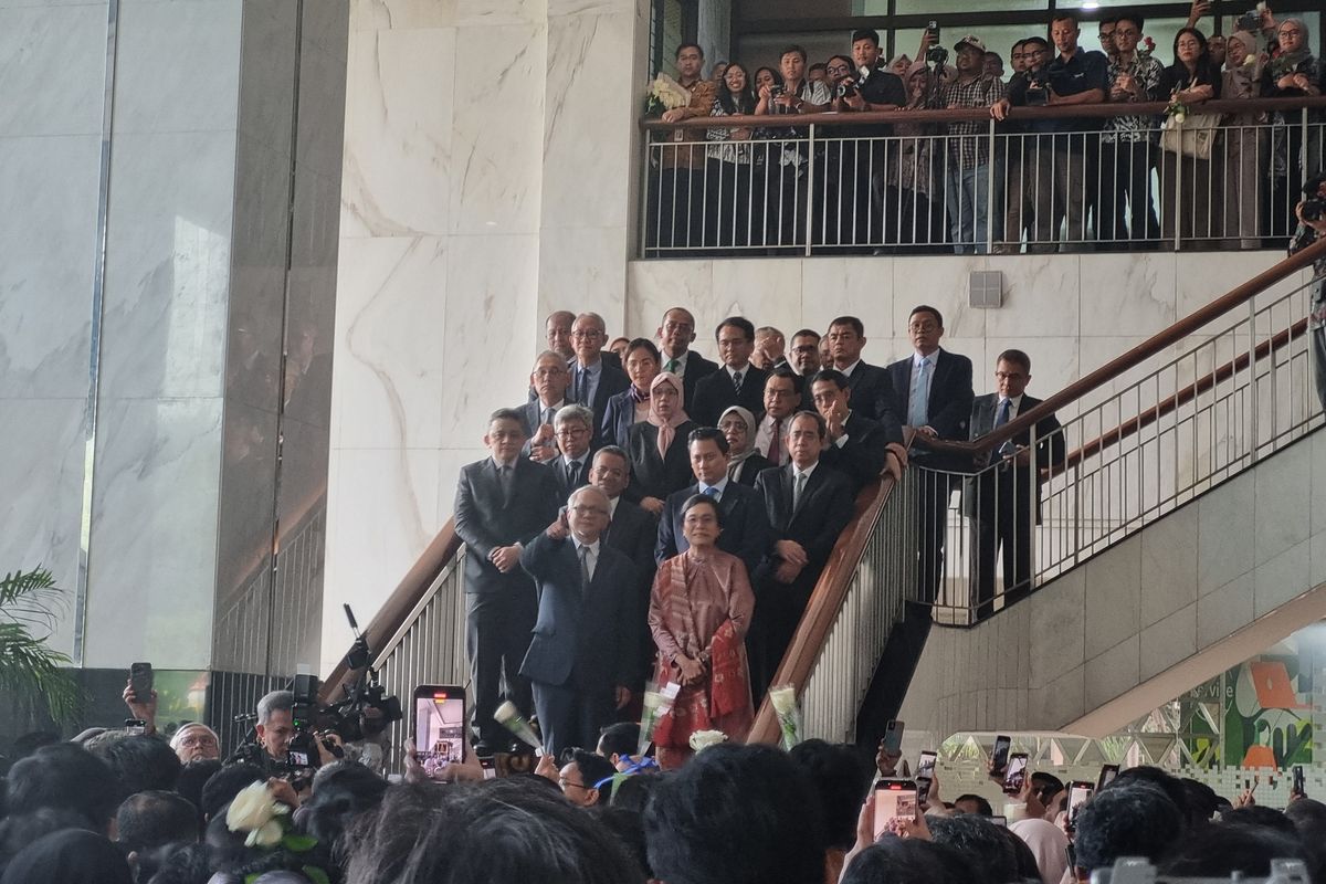 Sri Mulyani Lengser dari Menteri Keuangan, Sosok Suami Setianya Turut Jadi Sorotan