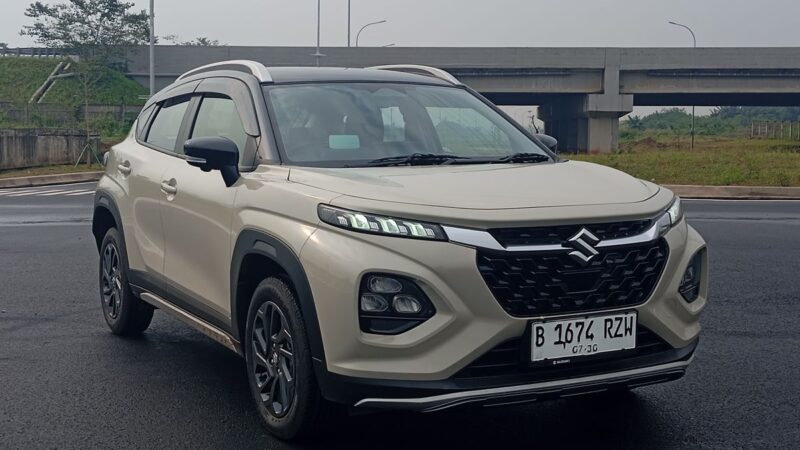 Ulasan Mendalam Suzuki Fronx SGX: Perpaduan Desain, Performa, dan Efisiensi