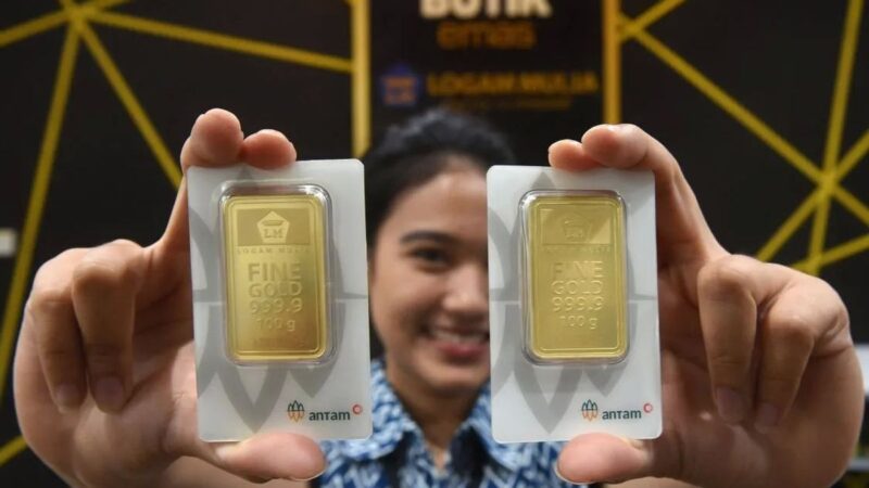 Fluktuasi Harga Emas Antam: Turun Rp 7.000 per Gram pada 22 November 2025