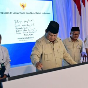 Melangkah Menuju Indonesia Cerdas: Peluncuran Program Digitalisasi Pembelajaran oleh Presiden Prabowo