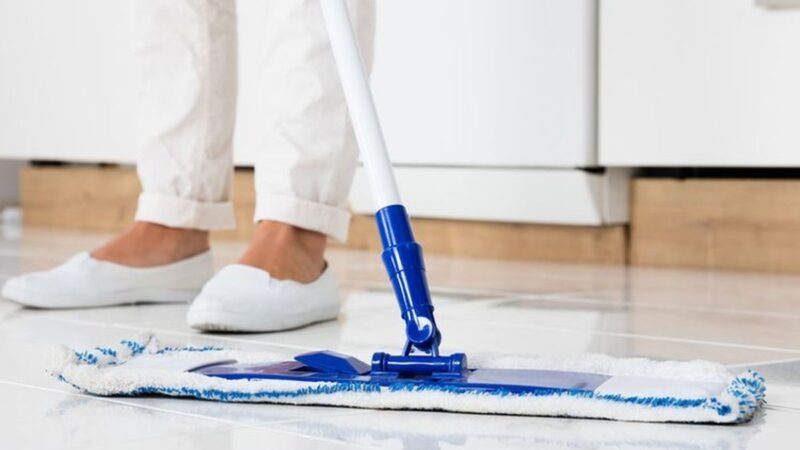 Panduan Praktis Menghilangkan Noda Minyak dari Lantai: Strategi Cepat dan Tepat