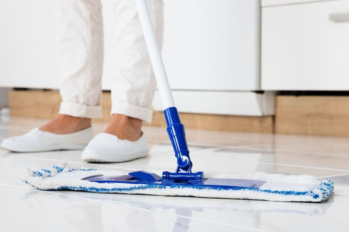 Panduan Praktis Menghilangkan Noda Minyak dari Lantai: Strategi Cepat dan Tepat