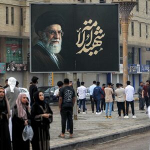 Keteguhan di Tengah Konflik: Ribuan Warga Iran Laksanakan Salat Idulfitri di Bawah Bayang-Bayang Perang